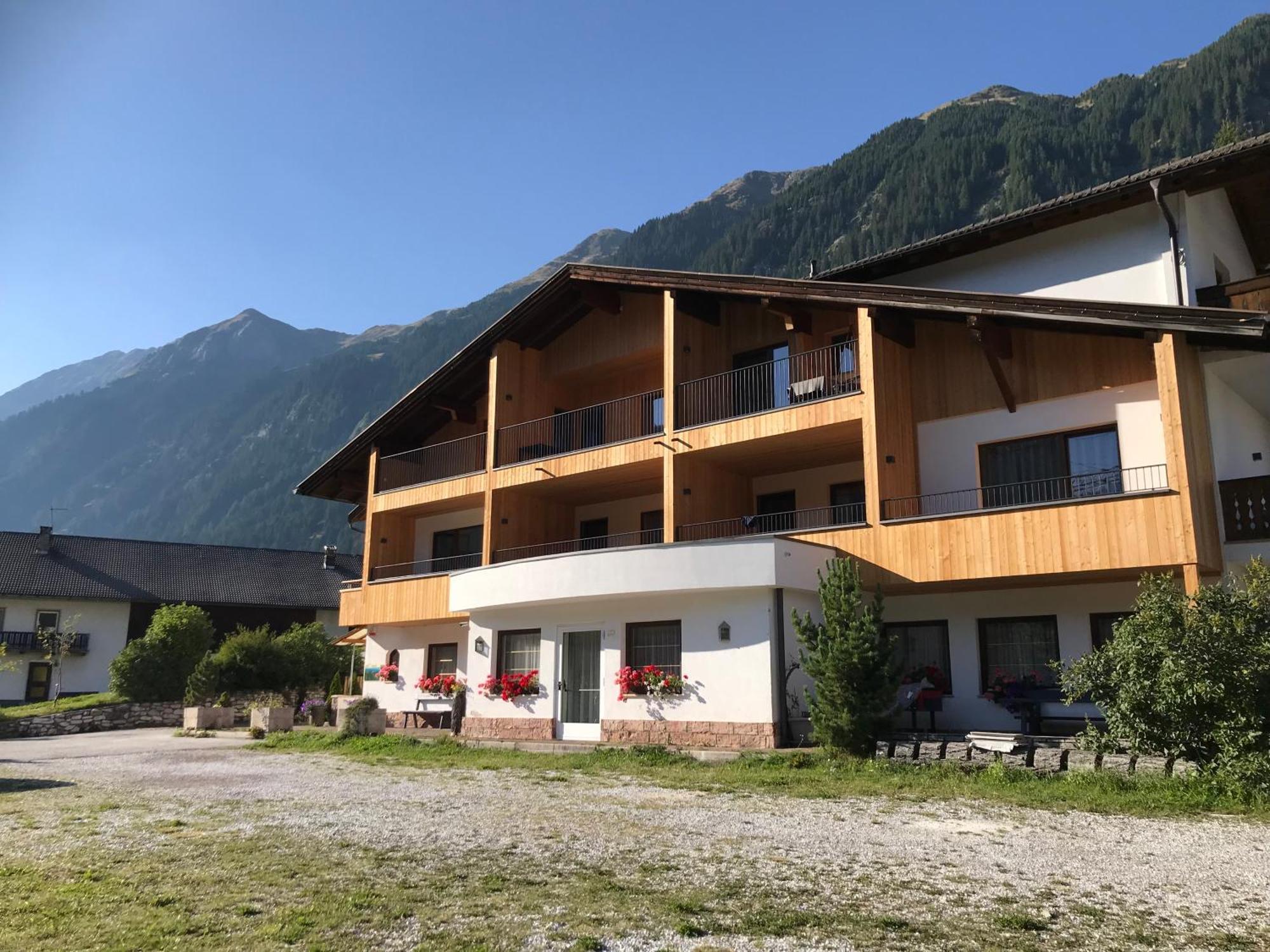Alpenspitz Appartements - Garni - B&B Racines Exterior foto
